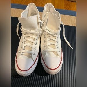 Size 8 men’s converse